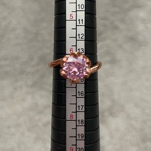 💛 2/$20 💛 Fragrant Jewels ring. Sz 6.5
